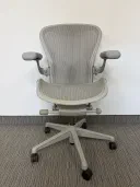 Herman Miller Aeron Remastered Size B view 1