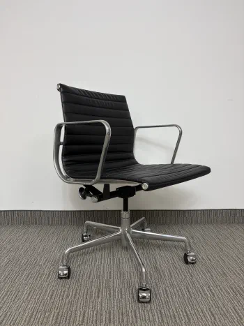 Herman Miller Eames Group Managament Chair